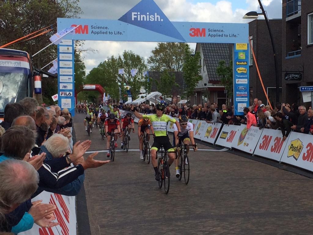 Wim Stroetinga wint etappe 1b in Olympia’s 3M Tour (+ video)