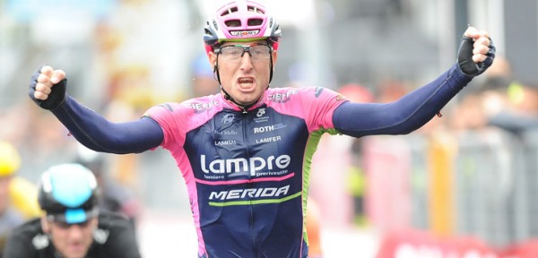 Giro 2015: Modolo wint sprint, Aru pakt het roze
