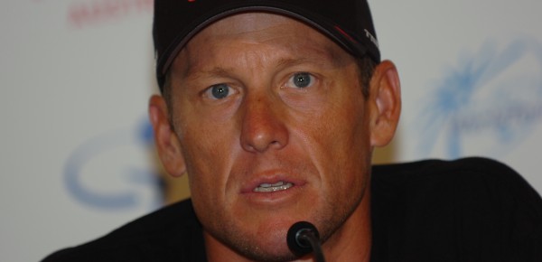Armstrong schikt voor miljoenen en ontloopt rechtszaak tegen overheid en Landis