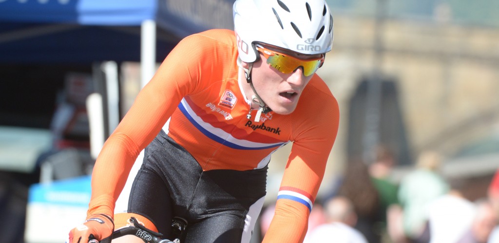 Sam Oomen wint tijdrit in Tour des Pays de Savoie