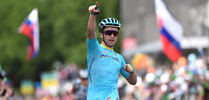 Alexey Lutsenko prolongeert zege in Tour of Almaty, Fabio Aru tweede