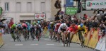 Matthews wint etappe Parijs-Nice na declassering Bouhanni
