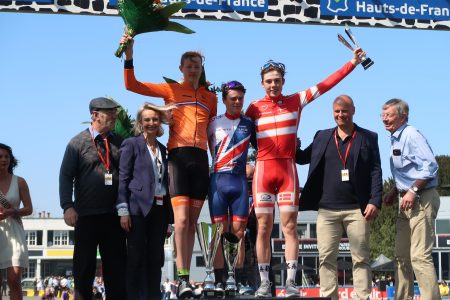 Tom Pidcock wint Parijs-Roubaix voor junioren, Nederlander Hoole tweede