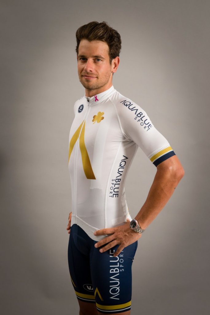 Aqua Blue Sport kiest voor wit tenue tijdens Vuelta