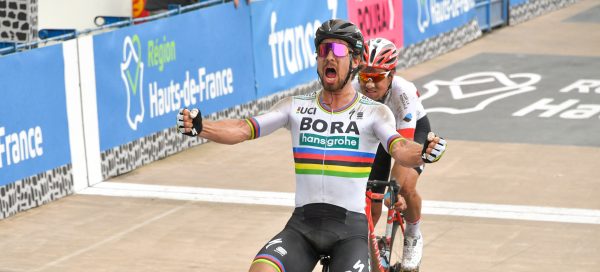 Peter Sagan triomfeert in Parijs-Roubaix, Terpstra derde