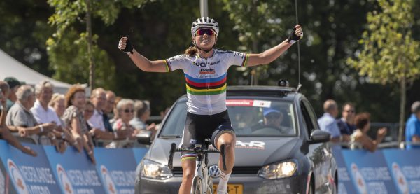Chantal Blaak prolongeert nationale titel op de weg