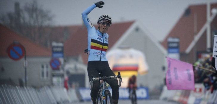 Sanne Cant zet Nederland te kijk met derde wereldtitel op rij