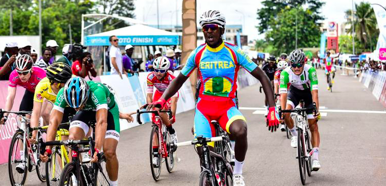 Biniyam Ghirmay wint derde etappe La Tropicale Amissa Bongo