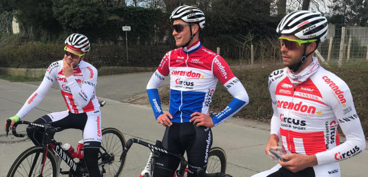 Mathieu van der Poel verkent Ronde van Vlaanderen daags na zware valpartij