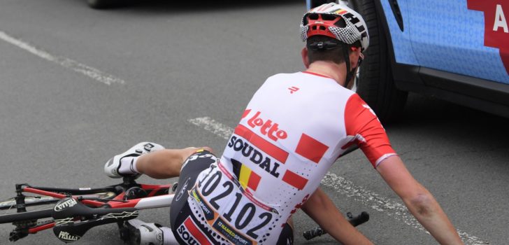 Enkele weken verplichte rust voor Tiesj Benoot na klapper in Parijs-Roubaix