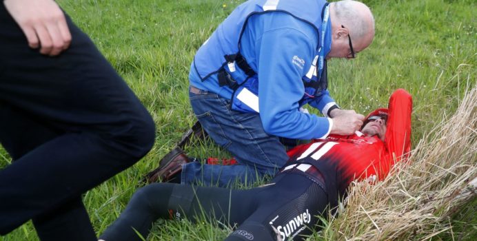 Roche ontsnapt aan ernstige blessure na val in Baskenland