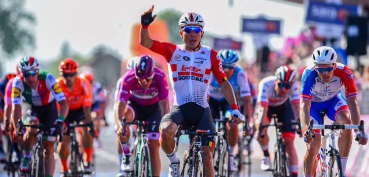 Giro 2019: Ewan wint laatste sprintetappe voor de bergen