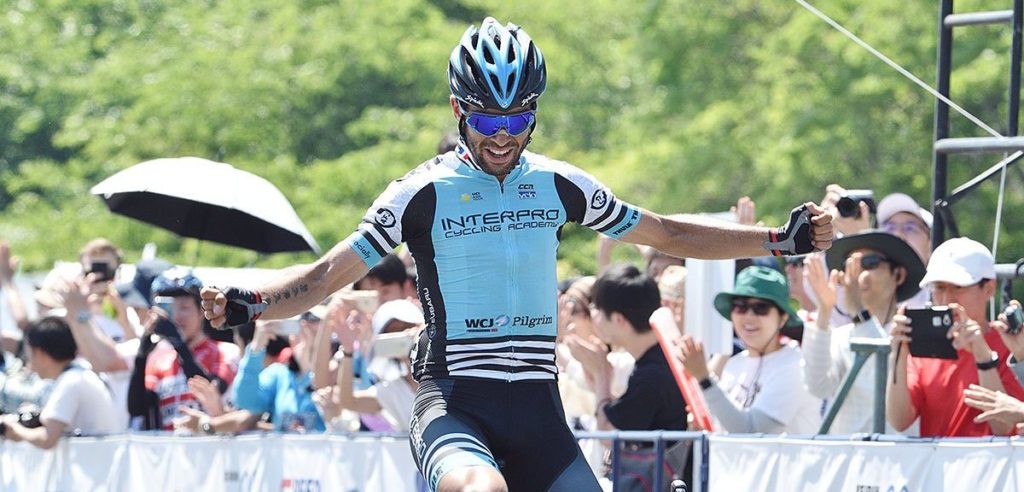 Pablo Torres soleert naar eerste profzege in Ronde van Japan