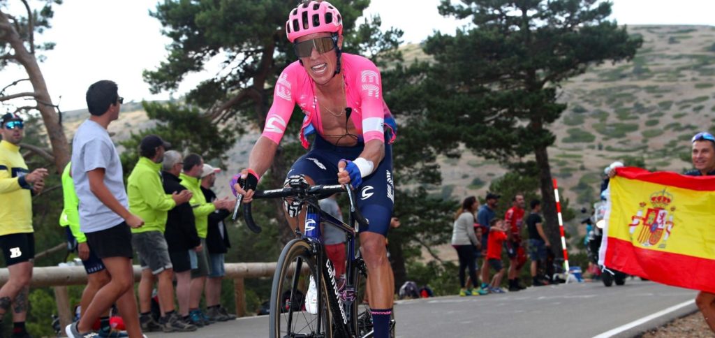 Vuelta 2019: Rigoberto Urán breekt sleutelbeen en schouderblad