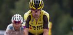Vuelta 2019: Roglic viel op gravelstrook na aanvaring met motard