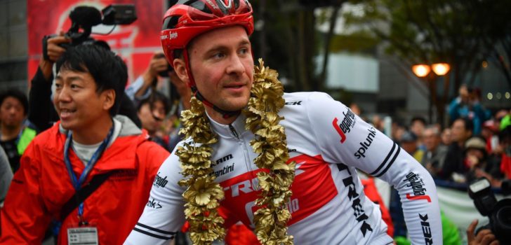 Edward Theuns: “Regenboogtrui Mads Pedersen maakt ons trots”