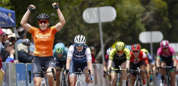 Chloe Hosking opent Women’s Tour Down Under met sprintzege