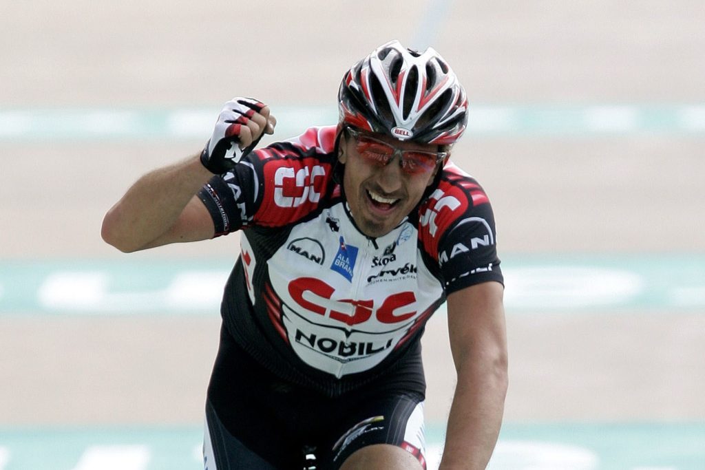 Fabian Cancellara wint Parijs - Roubaix 2006