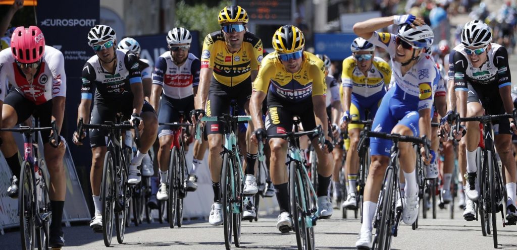 Andrea Bagioli wint in Tour de l’Ain, Roglic en Dumoulin zijn bij de les