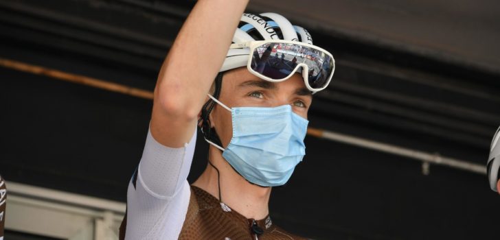 Gevallen Romain Bardet gaat niet van start in Mont Ventoux Dénivelé Challenge