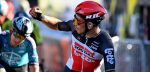 Tour 2020: Caleb Ewan sprint naar de winst in Poitiers
