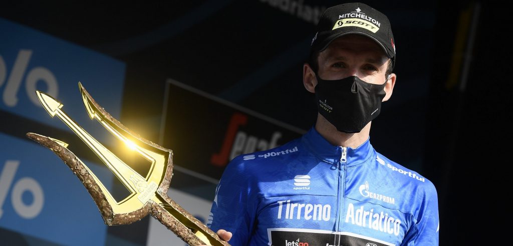 Simon Yates wint Tirreno-Adriatico, Victor Campenaerts tweede in slottijdrit
