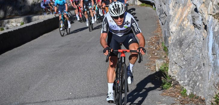 Tour 2021: Sergio Henao haalt Parijs met breuk in spaakbeen