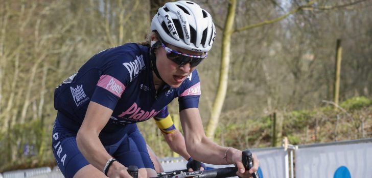 Toch elleboogbreuk voor Yara Kastelijn na val in Ronde van Vlaanderen