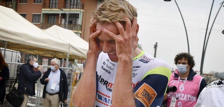 Ongeloof bij Taco van der Hoorn na ritzege in Giro: “Ik geloofde er eigenlijk niet meer in”