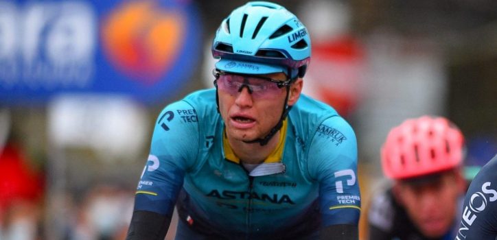 Vlasov klimt naar derde plek in Giro: “Gravel was een grote uitdaging”