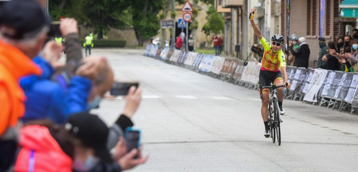 Anastasiia Chursina soleert naar de winst in de Vuelta a Burgos
