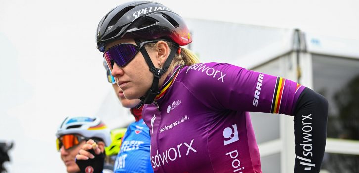 Jolien D’hoore sloot carrière af in Parijs-Roubaix: “Het was echt de hel”