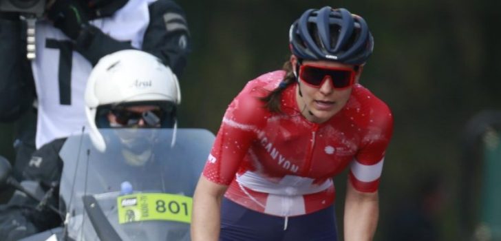Elise Chabbey vloert Lizzie Deignan in eerste etappe Ronde van Zwitserland