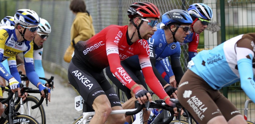 Giro 2023: Eerste coronabesmetting is een feit, Clément Russo uit koers
