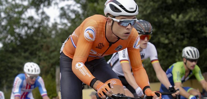 Arnaud De Lie en Stan Van Tricht geklopt door Nederland in waaierrit Tour de l'Avenir