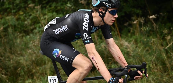 Nils Eekhoff houdt gekneusde ribben over aan val Tour of Britain