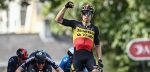 Wout van Aert sprint met overmacht naar zege in openingsrit Tour of Britain