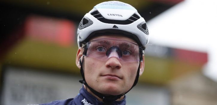 Mathieu van der Poel maakt eerste fietsrit in weken