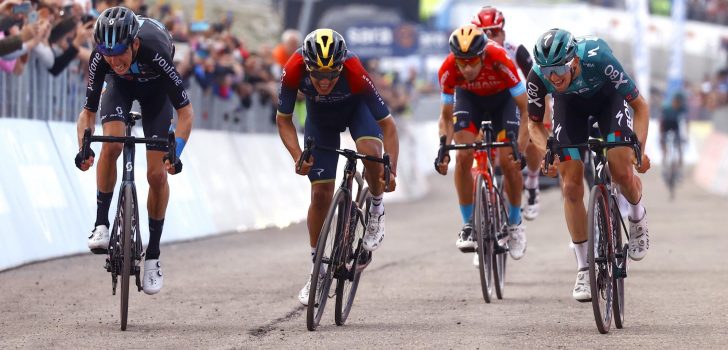 Romain Bardet over Giro: “Niemand kon nog zijn stempel drukken”