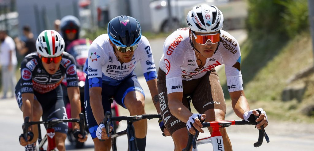 Lawrence Naesen na lange dag vooruit in Giro: “Was geen vakantietripje”