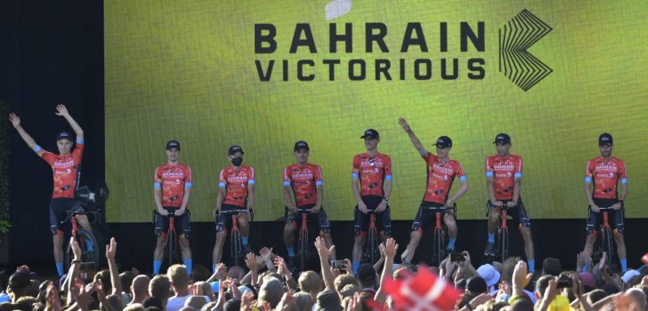 Persconferentie Bahrain-Victorious afgebroken wegens ‘geen vragen over het wielrennen’