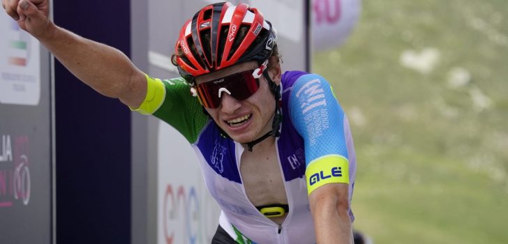 Lennert Van Eetvelt wint op monsterklim in Giro d’Italia U23