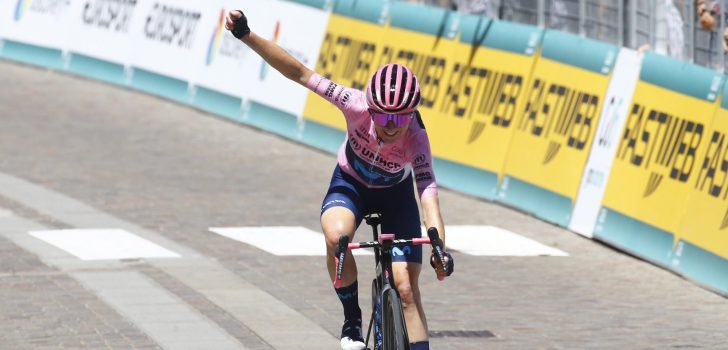 Annemiek van Vleuten boekt tweede ritzege in Giro Donne ondanks late val