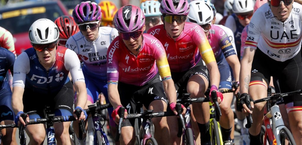 Infectie dwingt Ashleigh Moolman-Pasio tot opgave in Tour de France Femmes