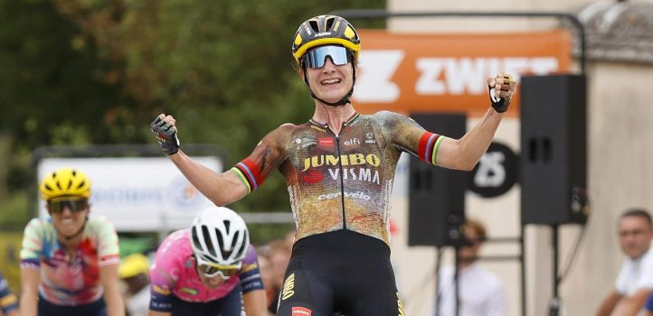 Tour de France Femmes: Marianne Vos slaat dubbelslag in chaotische tweede rit