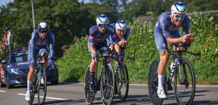 Tim Merlier en Oscar Riesebeek trainen voor Vuelta-ploegentijdrit