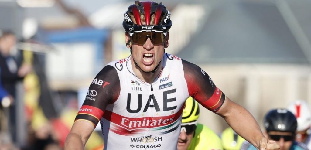 Pascal Ackermann sprint naar overwinning in chaotische finale Ronde van Polen, Jordi Meeus tweede