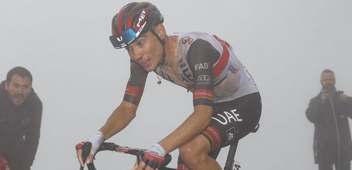 Vuelta 2022: Juan Ayuso test positief op corona, maar blijft in koers