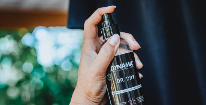 Review Dynamic Dr. Dry: een simpele spray voor waterbestendige kleding