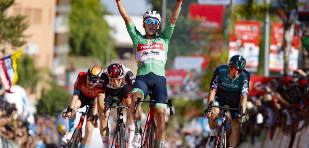 Vuelta 2022: Pedersen wint na knotsgekke finale in Tomares, Roglic komt ten val